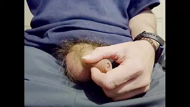 hairyuncut00 online show from October 7, 10:07 pm