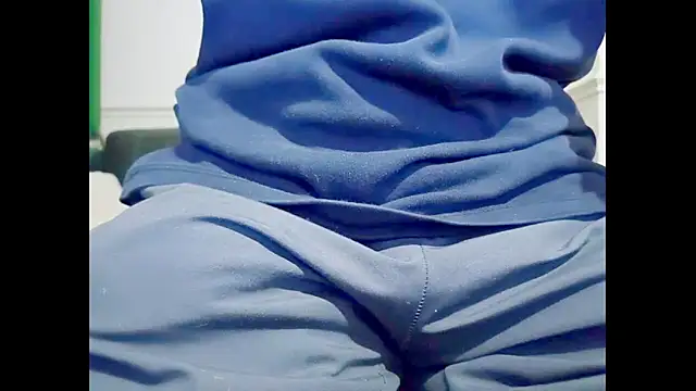 hairyuncut00 online show from October 9, 7:34 pm