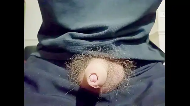 hairyuncut00 online show from October 12, 9:14 pm