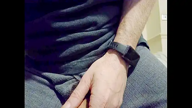 hairyuncut00 online show from November 24, 7:35 pm