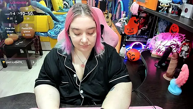 Softie Sofy online show from October 30, 2:24 am