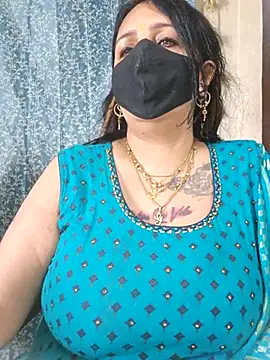 cute-tanvi online show from February 15, 8:22 am