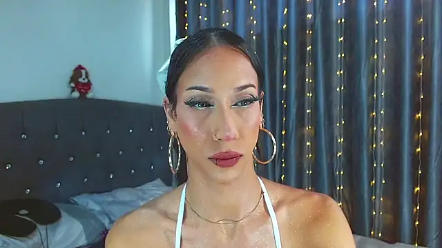 Snapshot of Kenisha_Sweet chatting on February 23, 5:10 pm Kenisha Sweet online show from February 23, 5:10 pm
