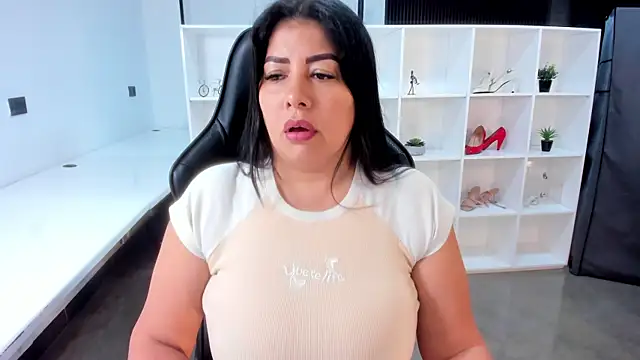 Snapshot of natural_bigboobs chatting on March 31, 7:47 pm natural bigboobs online show from March 31, 7:47 pm