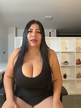 Snapshot of natural_bigboobs chatting on April 5, 11:40 am natural bigboobs online show from April 5, 11:40 am