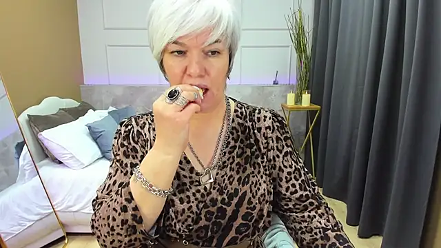 CarmenSoft online show from February 2, 12:30 am