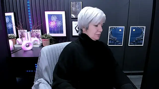 Snapshot of CarmenSoft chatting on February 28, 9:05 pm CarmenSoft online show from February 28, 9:05 pm
