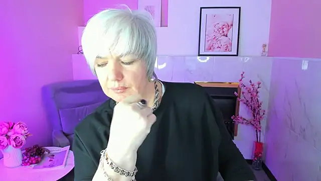 Snapshot of CarmenSoft chatting on March 31, 8:31 pm CarmenSoft online show from March 31, 8:31 pm