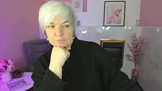 Snapshot of CarmenSoft chatting on April 5, 8:39 pm CarmenSoft online show from April 5, 8:39 pm