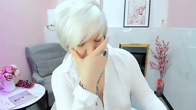 Snapshot of CarmenSoft chatting on April 8, 9:09 am CarmenSoft online show from April 8, 9:09 am