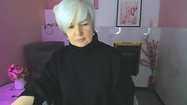 Snapshot of CarmenSoft chatting on April 14, 8:37 pm CarmenSoft online show from April 14, 8:37 pm