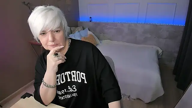 Snapshot of CarmenSoft chatting on May 1, 8:46 pm CarmenSoft online show from May 1, 8:46 pm