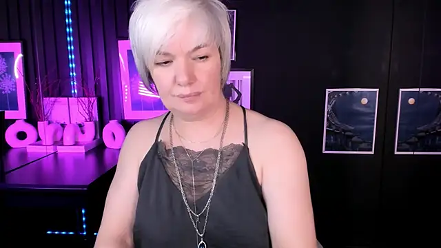 Snapshot of CarmenSoft chatting on May 19, 1:56 am CarmenSoft online show from May 19, 1:56 am