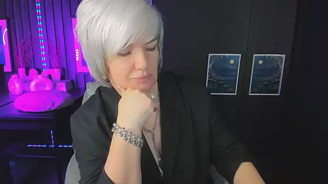Snapshot of CarmenSoft chatting on June 29, 8:53 am CarmenSoft online show from June 29, 8:53 am
