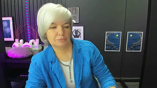 Snapshot of CarmenSoft chatting on July 3, 8:48 pm CarmenSoft online show from July 3, 8:48 pm