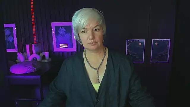 Snapshot of CarmenSoft chatting on July 28, 8:52 pm CarmenSoft online show from July 28, 8:52 pm