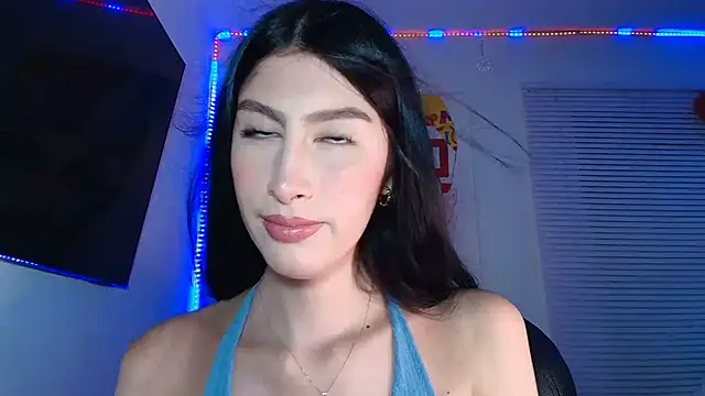 Snapshot of valeria_gonzales_ chatting on April 16, 2:01 am valeria gonzales online show from April 16, 2:01 am