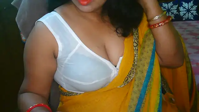 Snapshot of Anushka_21 chatting on December 7, 4:31 am Anushka 21 online show from December 7, 4:31 am