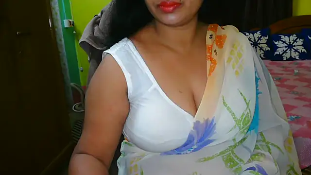 Snapshot of Anushka_21 chatting on December 17, 12:45 am Anushka 21 online show from December 17, 12:45 am