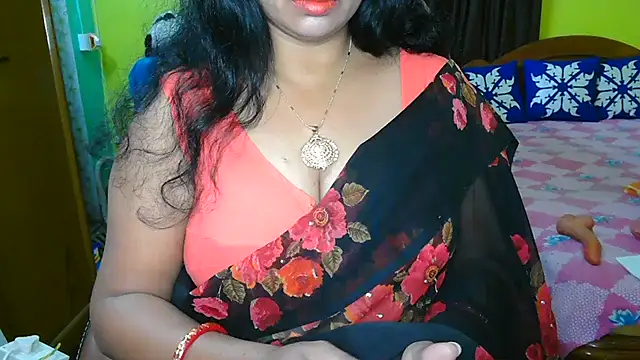 Snapshot of Anushka_21 chatting on January 6, 12:59 am Anushka 21 online show from January 6, 12:59 am