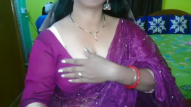 Snapshot of Anushka_21 chatting on March 15, 2:03 am Anushka 21 online show from March 15, 2:03 am