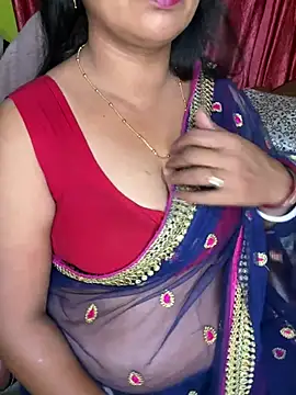Snapshot of Anushka_21 chatting on April 7, 7:25 pm Anushka 21 online show from April 7, 7:25 pm