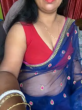 Snapshot of Anushka_21 chatting on April 10, 12:49 am Anushka 21 online show from April 10, 12:49 am