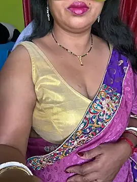 Snapshot of Anushka_21 chatting on May 1, 12:48 am Anushka 21 online show from May 1, 12:48 am