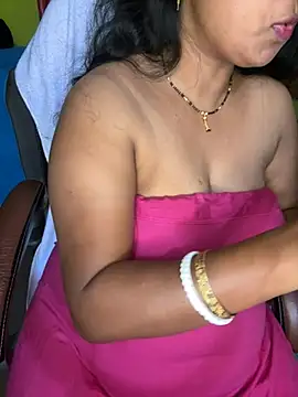 Snapshot of Anushka_21 chatting on May 6, 3:46 am Anushka 21 online show from May 6, 3:46 am