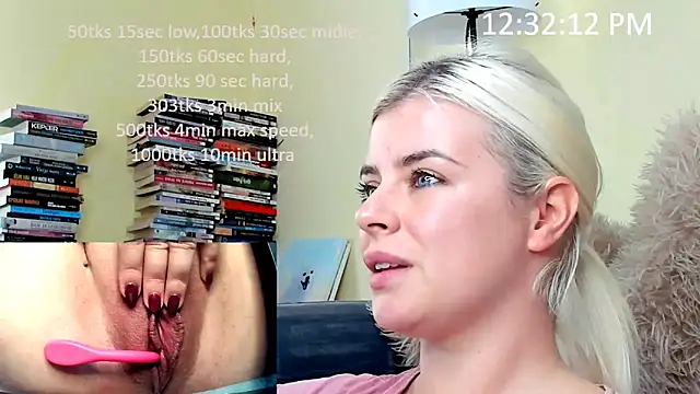 Snapshot of queenofthenighttt chatting on November 20, 11:32 am queenofthenighttt online show from November 20, 11:32 am