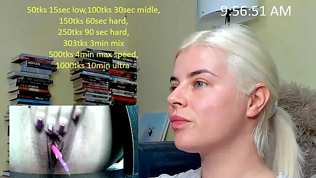 Snapshot of queenofthenighttt chatting on November 22, 8:57 am queenofthenighttt online show from November 22, 8:57 am