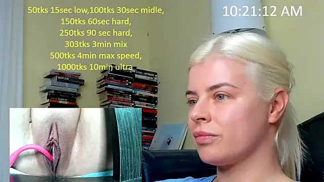 Snapshot of queenofthenighttt chatting on November 26, 9:21 am queenofthenighttt online show from November 26, 9:21 am