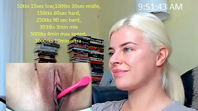 Snapshot of queenofthenighttt chatting on November 30, 8:51 am queenofthenighttt online show from November 30, 8:51 am