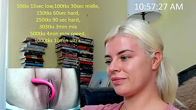 Snapshot of queenofthenighttt chatting on December 1, 9:58 am queenofthenighttt online show from December 1, 9:58 am