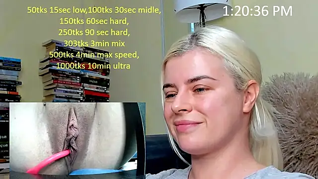 Snapshot of queenofthenighttt chatting on December 14, 12:21 pm queenofthenighttt online show from December 14, 12:21 pm