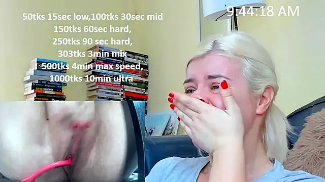 queenofthenighttt online show from February 14, 8:44 am