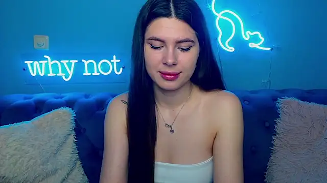 Snapshot of ViollinaLove chatting on April 24, 4:48 am ViollinaLove online show from April 24, 4:48 am
