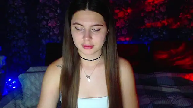 Snapshot of ViollinaLove chatting on May 26, 7:43 pm ViollinaLove online show from May 26, 7:43 pm