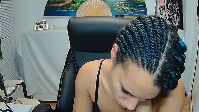 Snapshot of AaliyahHarris chatting on December 10, 5:22 pm AaliyahHarris online show from December 10, 5:22 pm