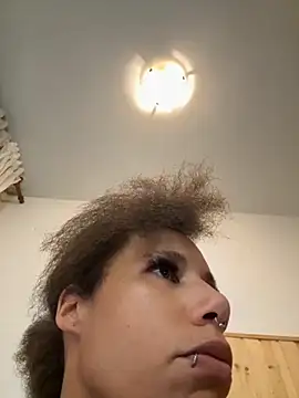 Snapshot of AaliyahHarris chatting on October 10, 4:39 pm AaliyahHarris online show from October 10, 4:39 pm