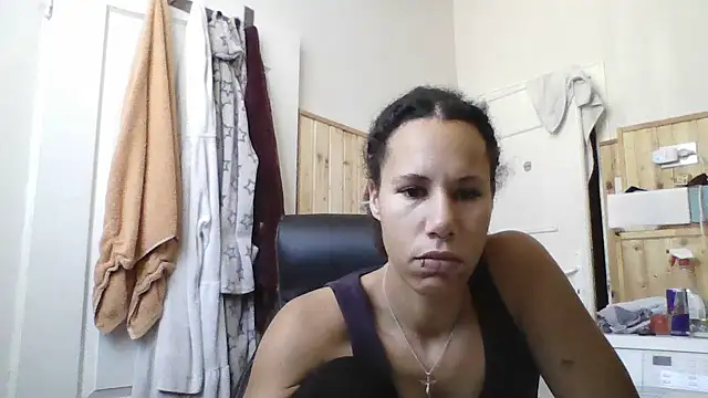 Snapshot of AaliyahHarris chatting on November 9, 1:42 pm AaliyahHarris online show from November 9, 1:42 pm