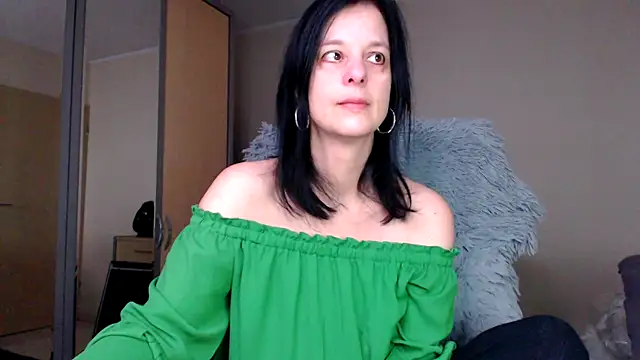  Sweetlonglips  online show from February 6, 9:00 am