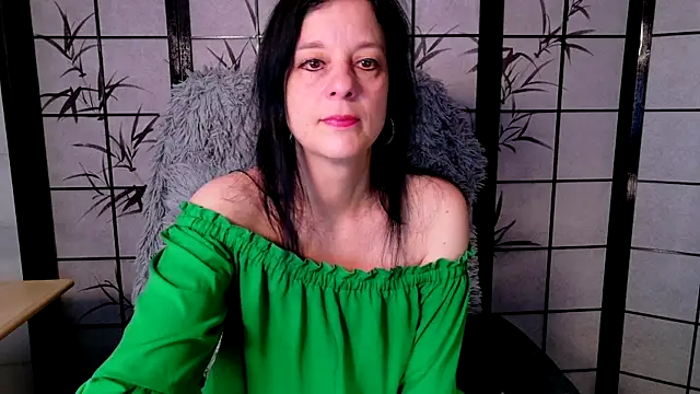  Sweetlonglips  online show from June 14, 7:32 am