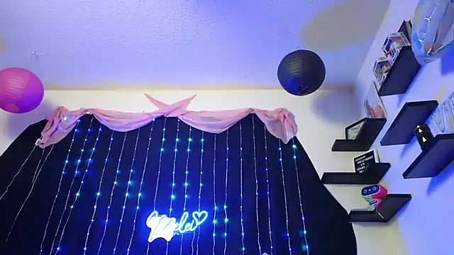 Snapshot of MeleiMarvelous chatting on December 10, 6:44 am MeleiMarvelous online show from December 10, 6:44 am