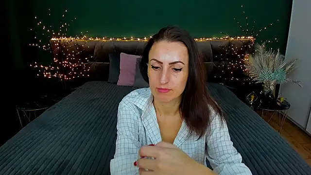 Rebecca Diamond online show from January 23, 11:37 am