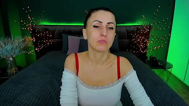 Rebecca Diamond online show from January 26, 3:58 pm