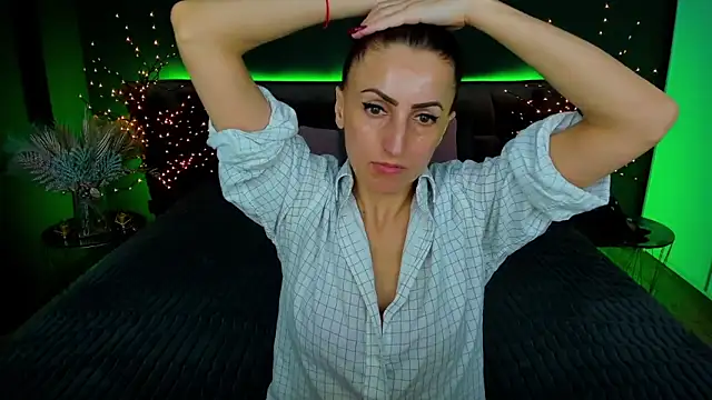 Rebecca Diamond online show from January 29, 9:44 am