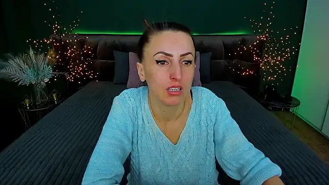 Rebecca Diamond online show from February 11, 6:40 am