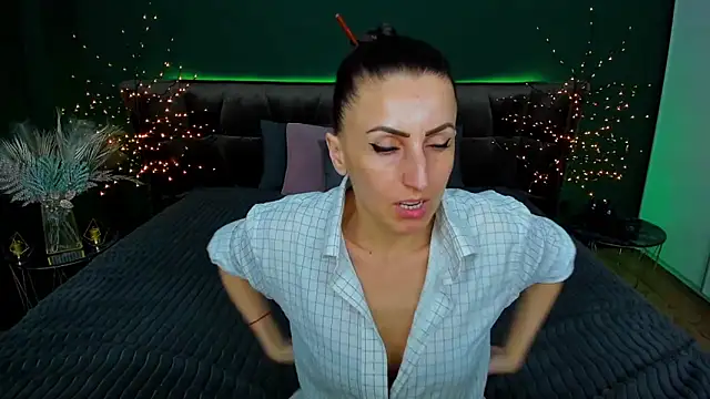 Rebecca Diamond online show from March 10, 3:52 pm