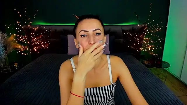 Rebecca Diamond online show from October 5, 5:39 am